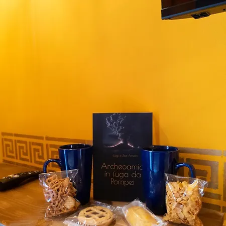 Alloggio in famiglia La Casa Di Luale E Zoe Napoli