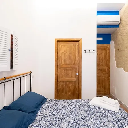 Pensionat La Casa Di Luale E Zoe Neapel