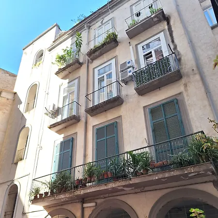 La Casa Di Luale E Zoe ゲストハウス ナポリ