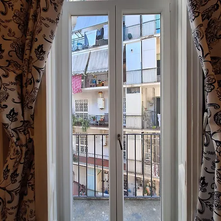 La Casa Di Luale E Zoe Πανσιόν Νάπολη